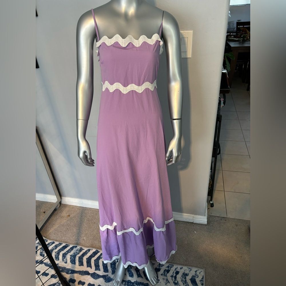 Sleeveless Lavender Maxi Dress With White Accents NWOT